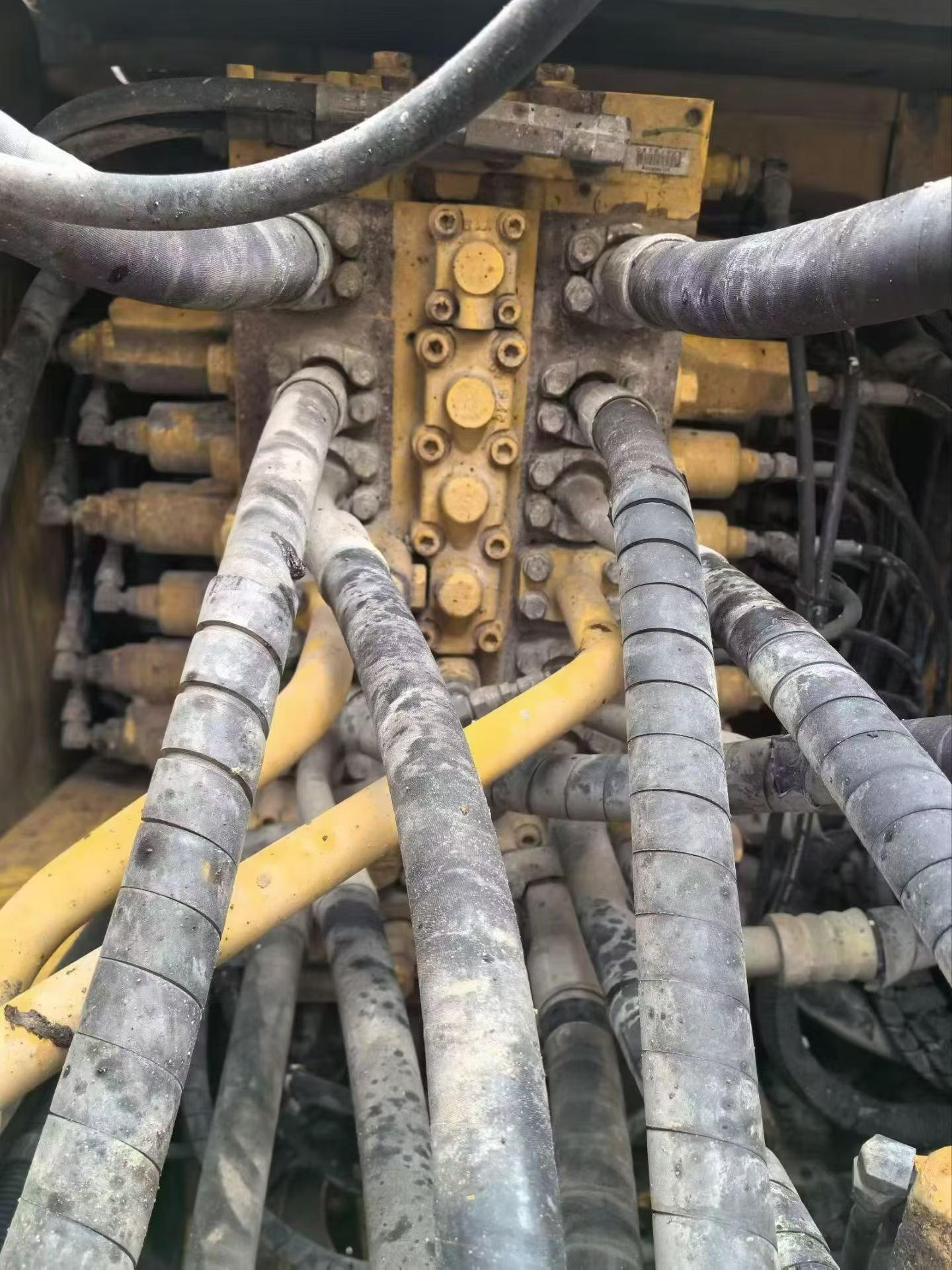 Buy Komatsu PC210-8N1 Used Excavator / 4