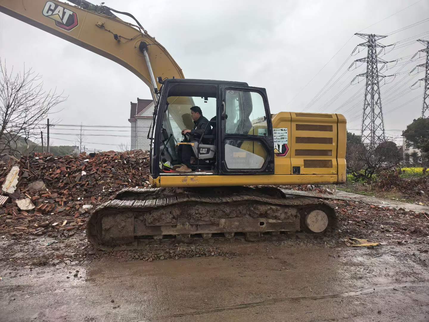 Buy Caterpillar 323 Used Excavator / 5