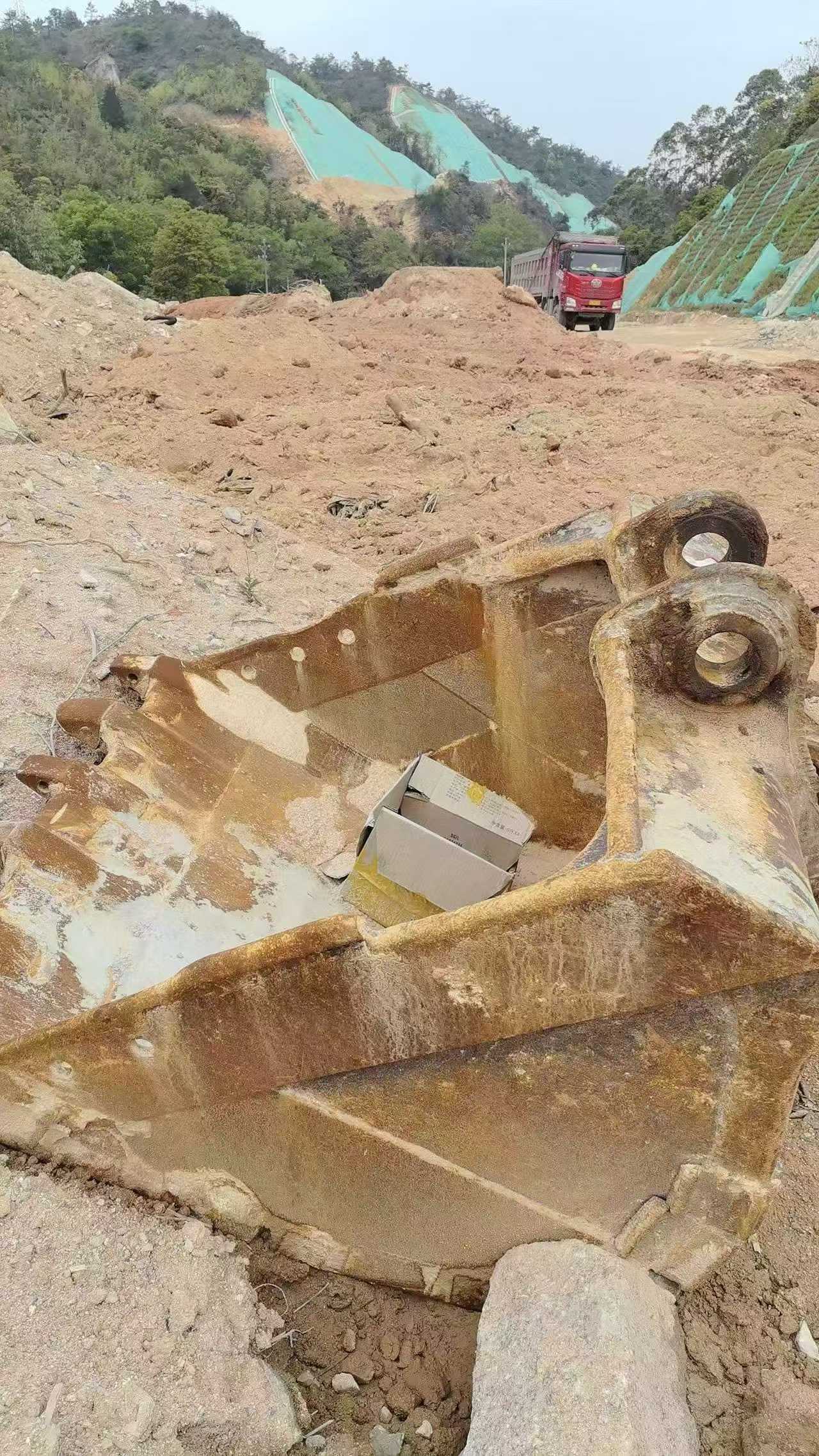 Buy Kato HD1430-7 Used Excavator / 4