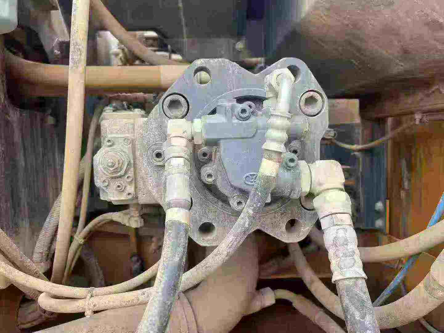 Buy Kato HD1023 Used Excavator / 8