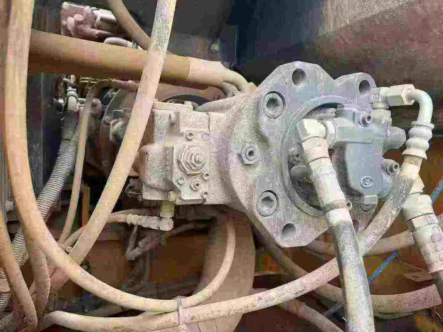 Buy Kato HD1023 Used Excavator / 5