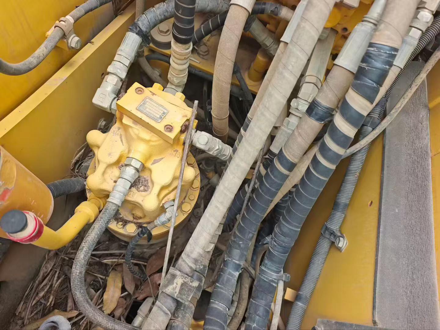 Buy Komatsu PC130-8 Used Excavator / 6