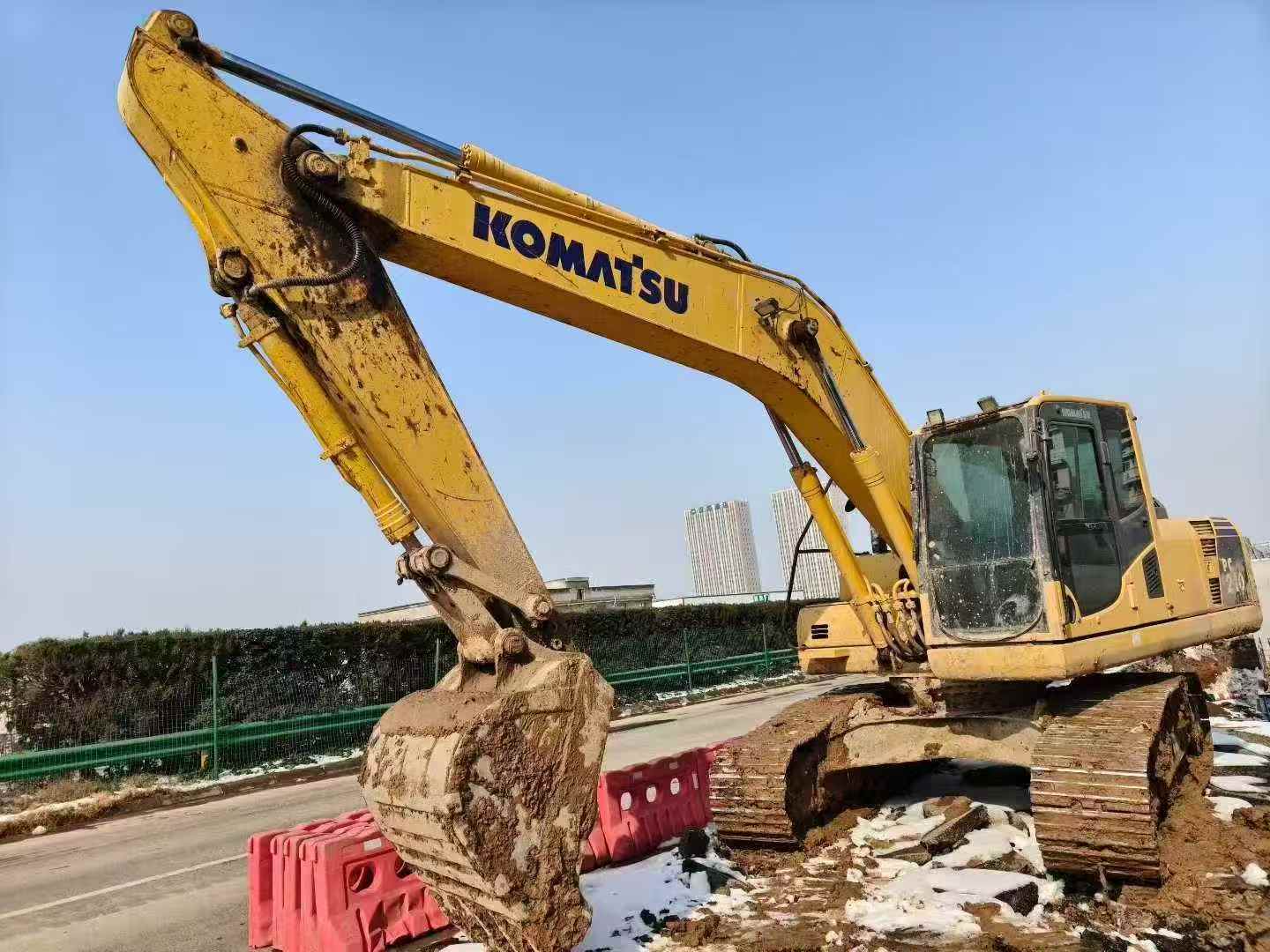 Buy Komatsu PC200 Used Excavator / 2