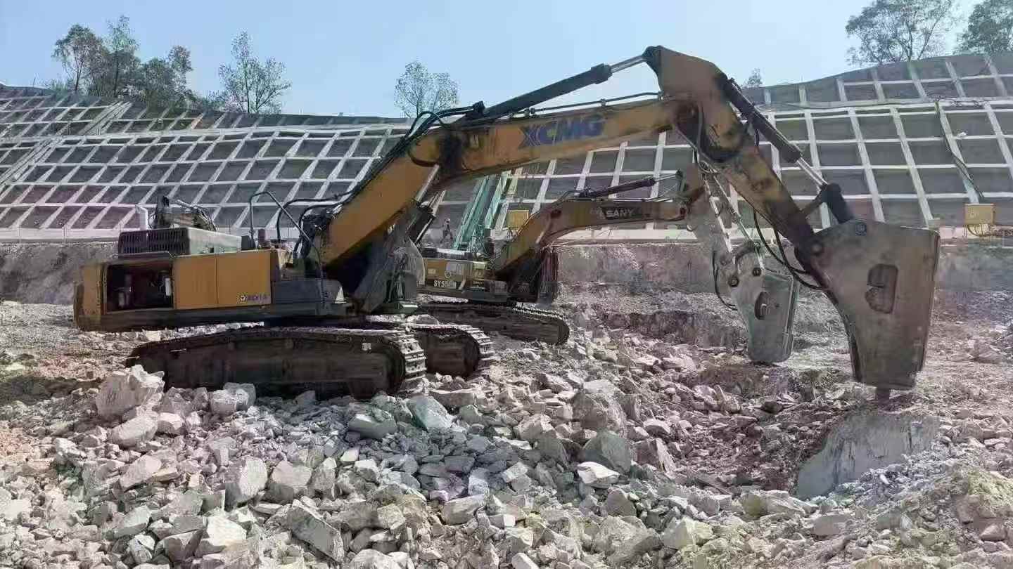 Buy XCMG XE490D Used Excavator / 4