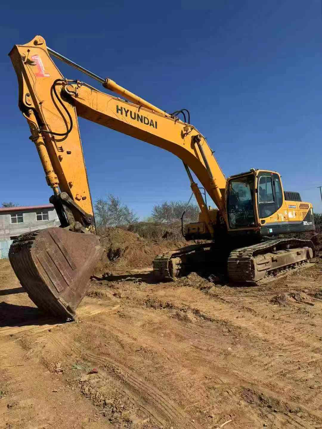 Buy Hyundai R305LVS Used Excavator / 2