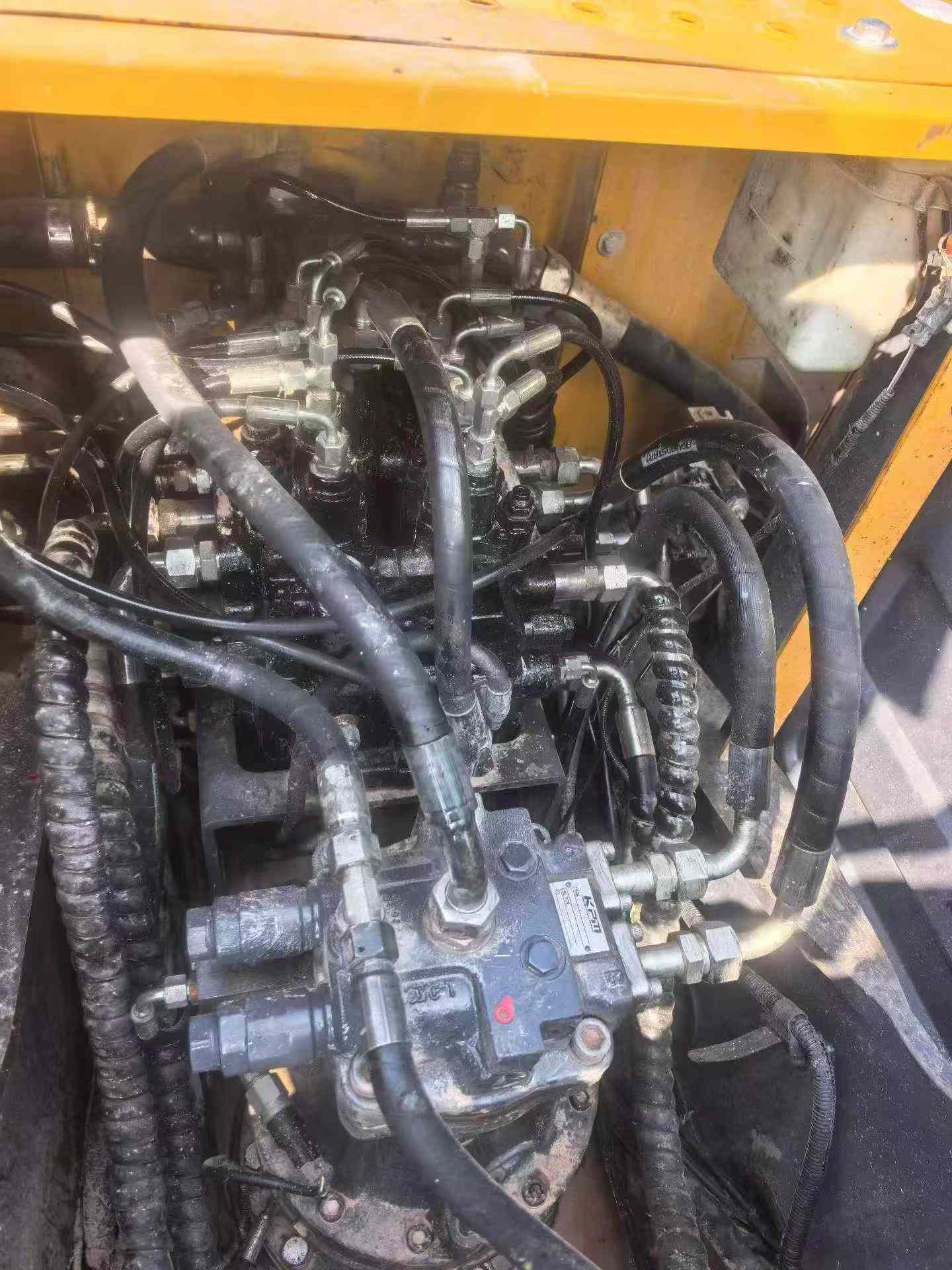 Buy XCMG XE135B Used Excavator / 2