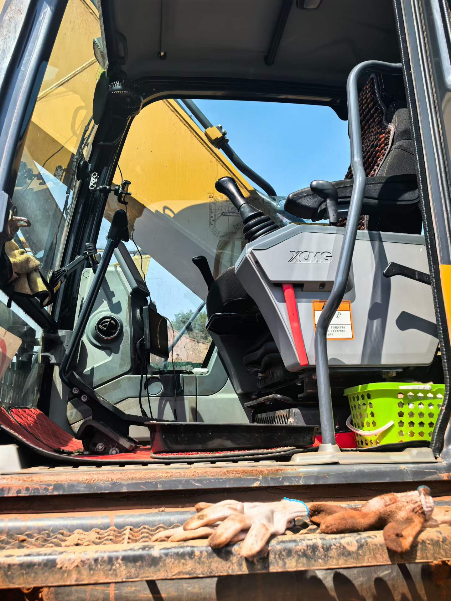 Buy XCMG XE400T Used Excavator / 2