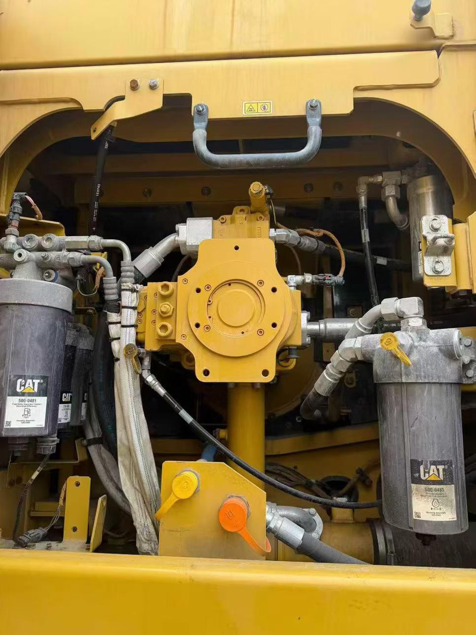 Buy Caterpillar CAT352  Used Excavator / 9