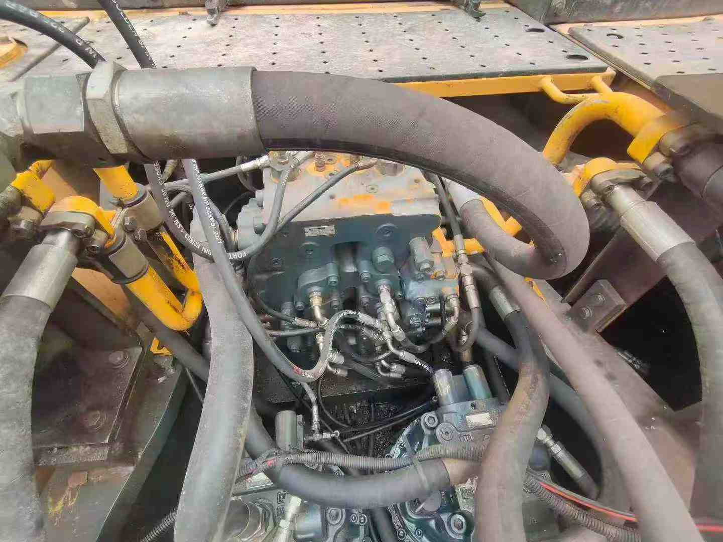 Buy Hyundai R485LVS Used Excavator / 3