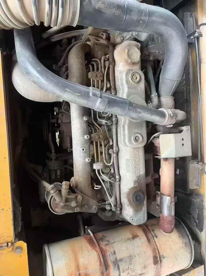 Buy Kato 820-3SP Used Excavator / 5