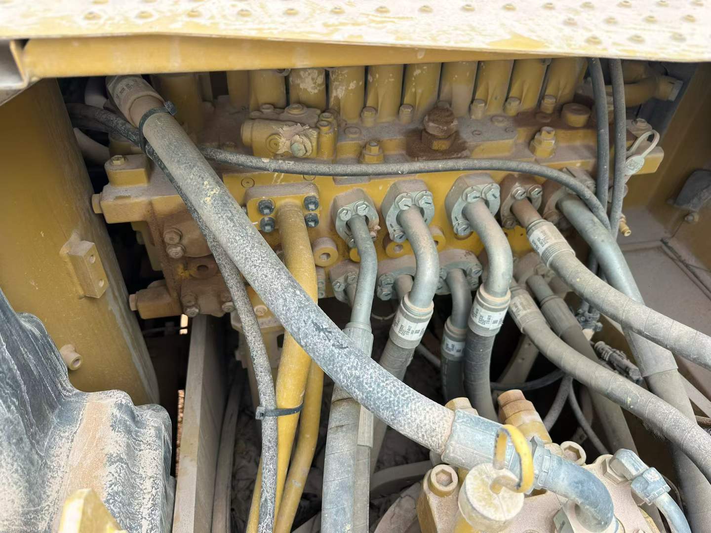 Buy Caterpillar 320A Used Excavator / 5