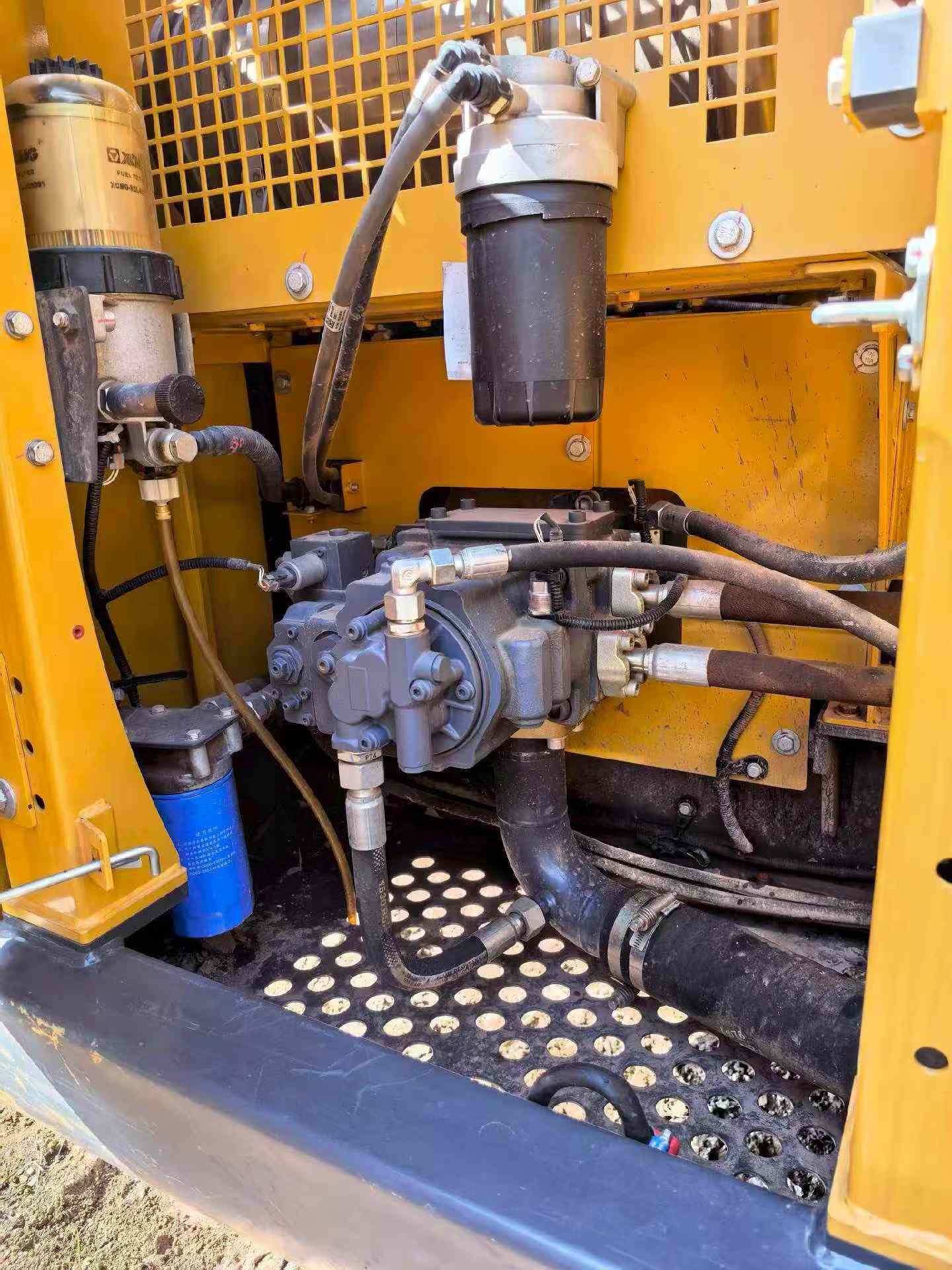 Buy XCMG XE135B Used Excavator / 3