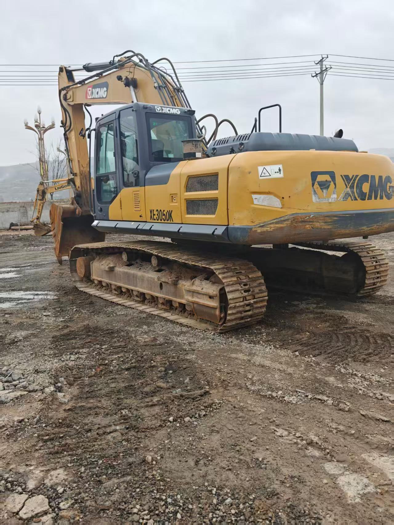 Buy XCMG XE270DK Used Excavator / 3