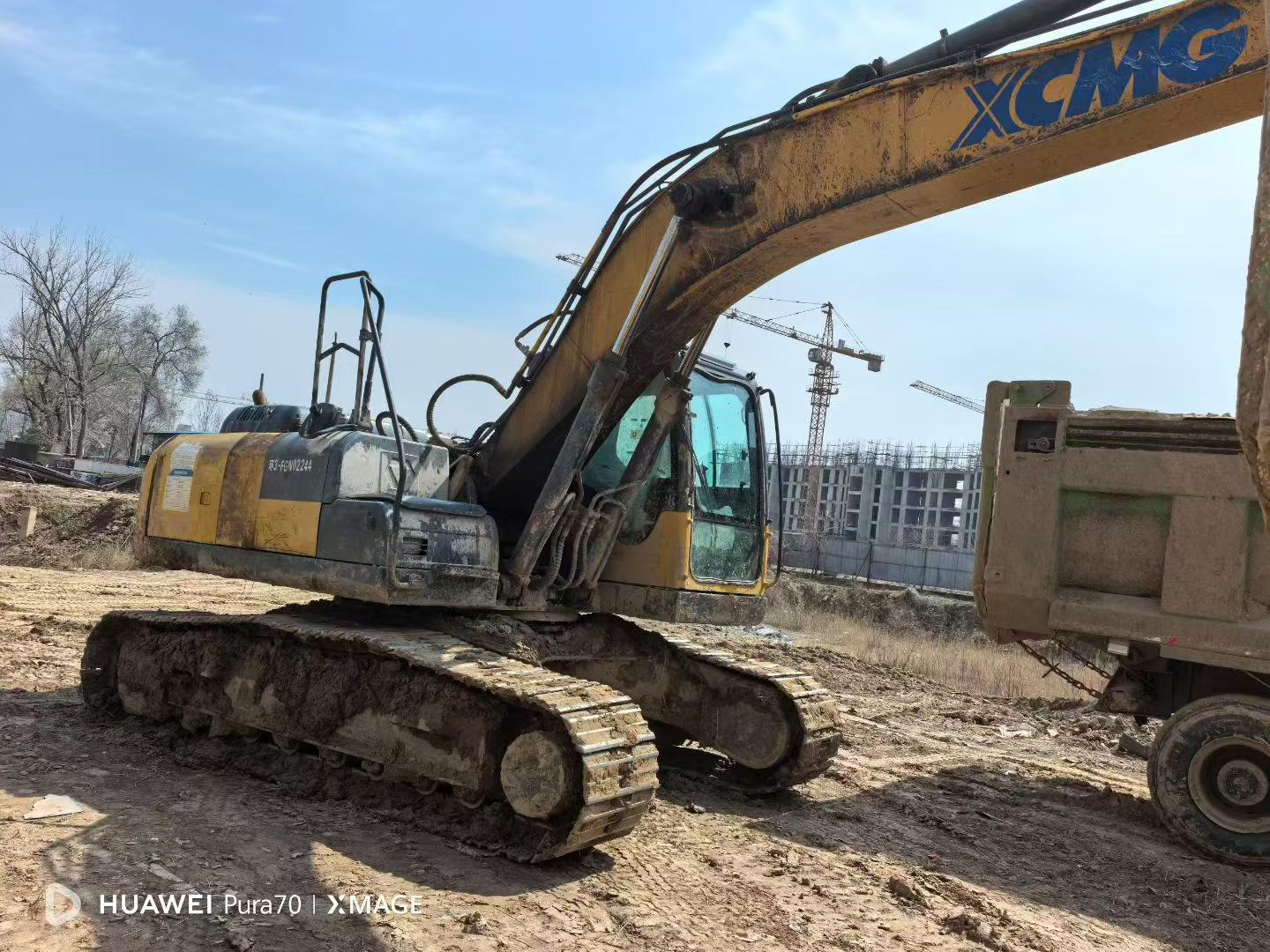 Buy XCMG XE215 Used Excavator / 3