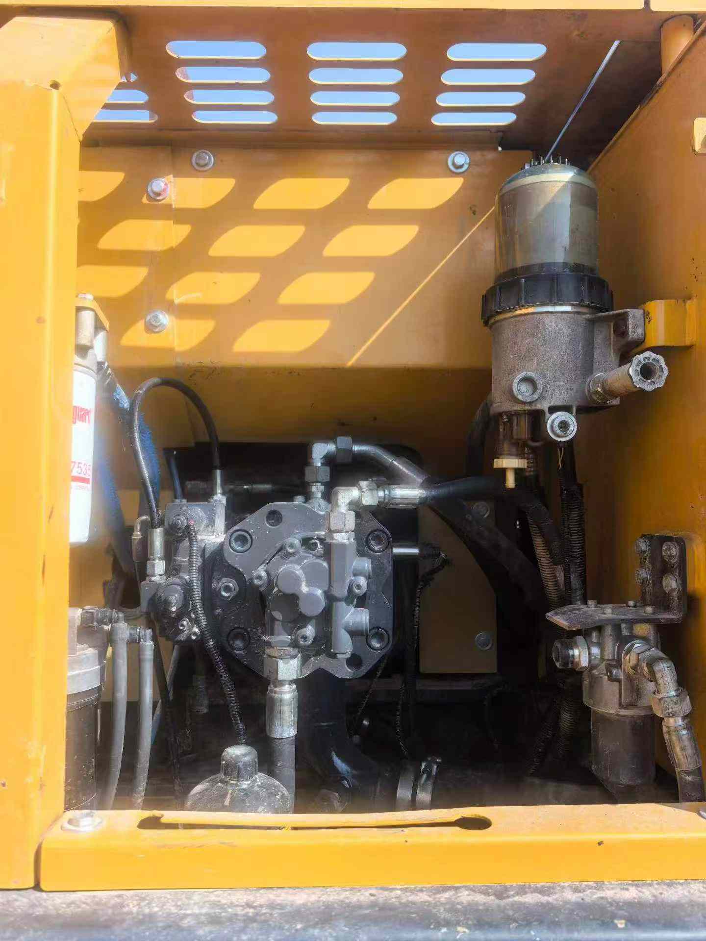 Buy XCMG XE135B Used Excavator / 3