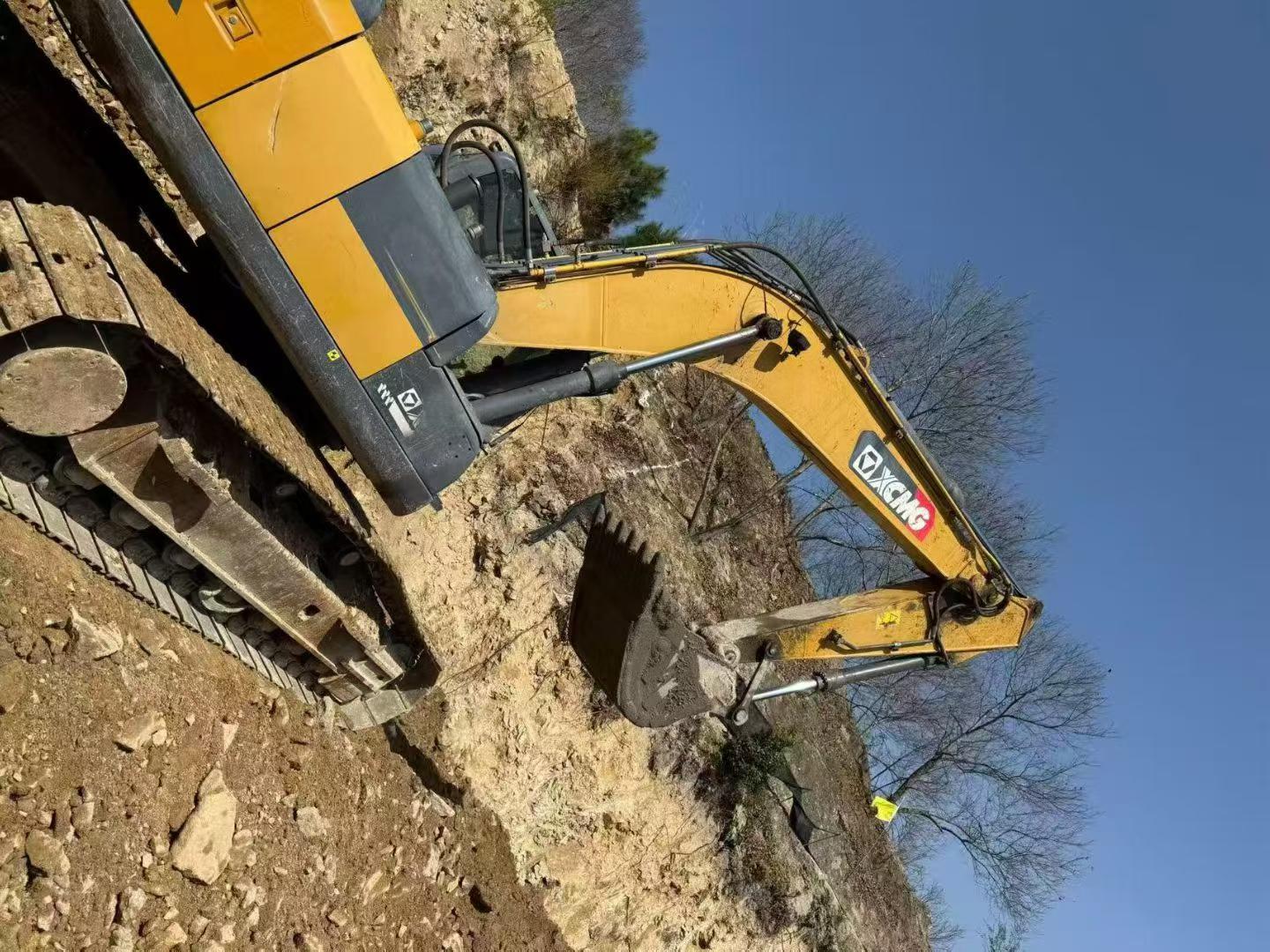 Buy XCMG XE200 Used Excavator / 2