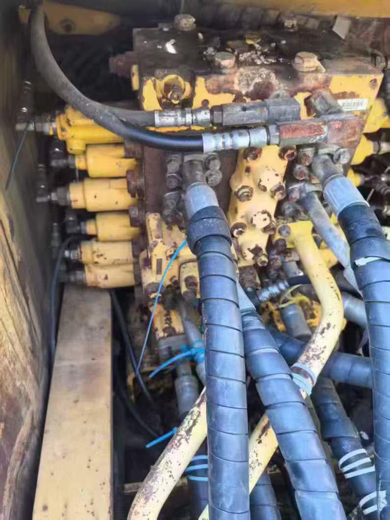 Buy Komatsu PC200-8 Used Excavator / 7