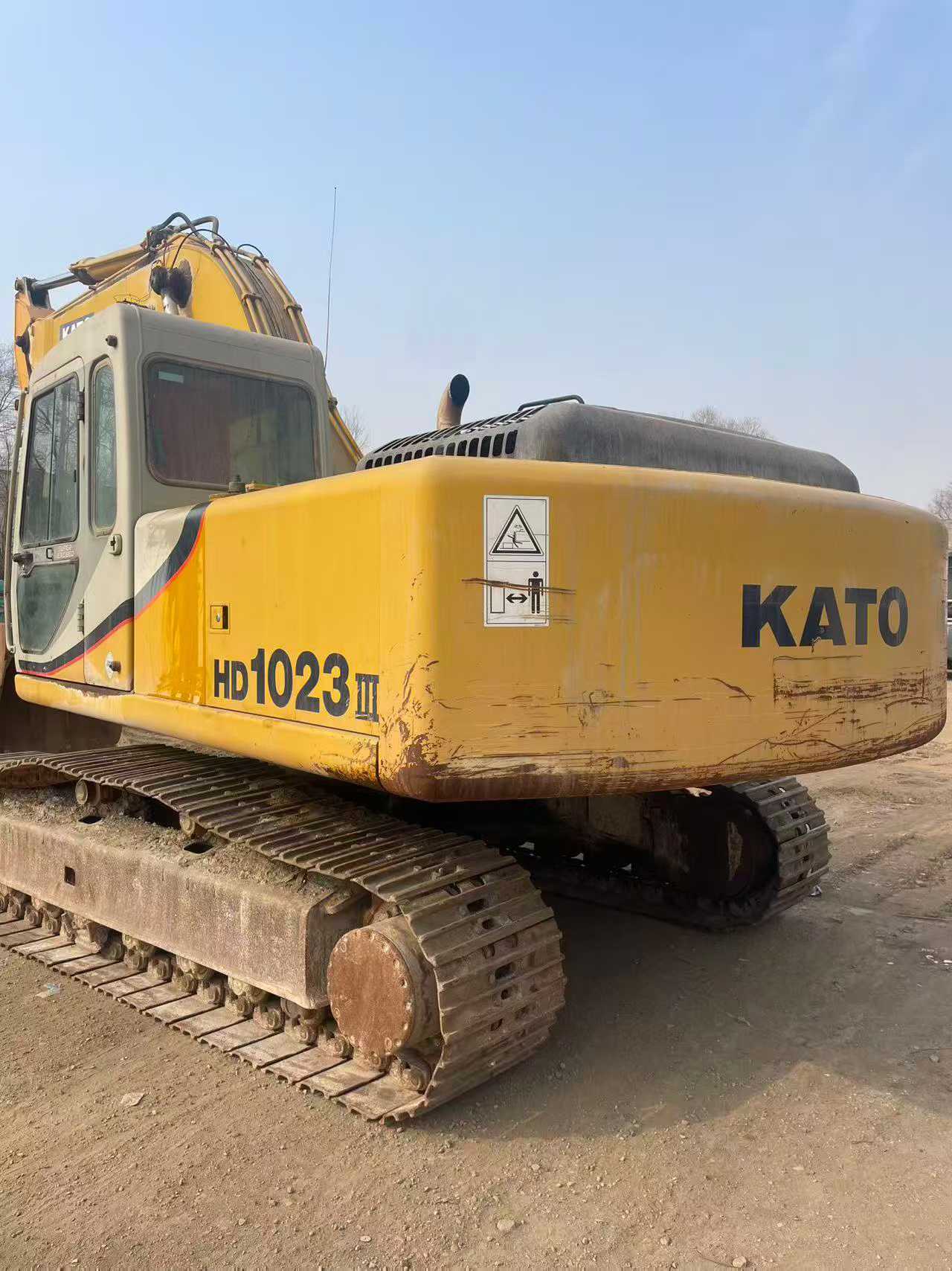 Buy Kato HD1023-LC Used Excavator / 4