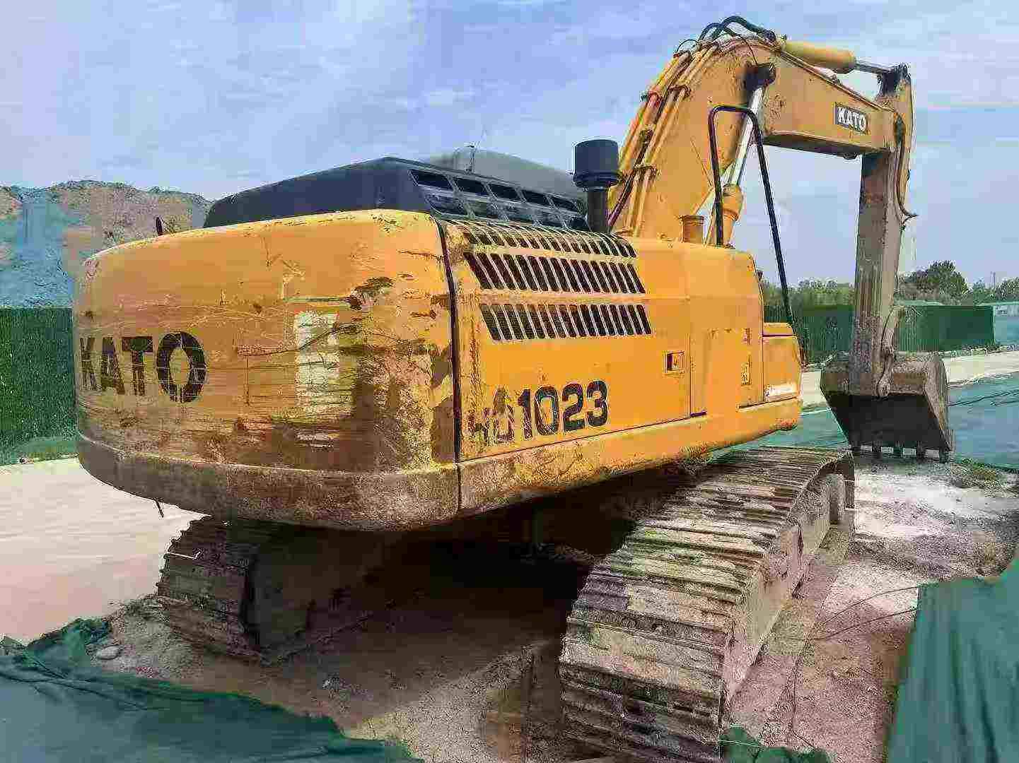 Buy Kato HD1023 Used Excavator / 3