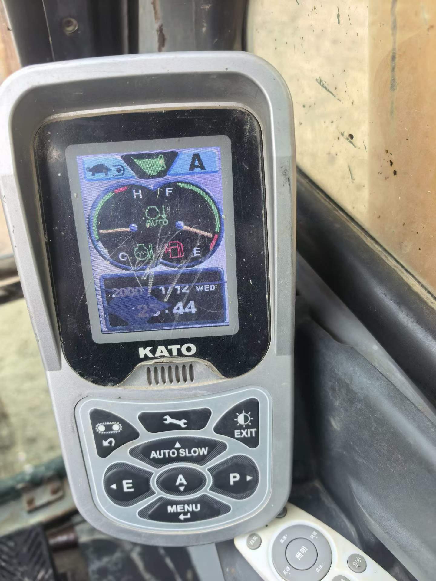 Buy Kato HD1023R Used Excavator / 8