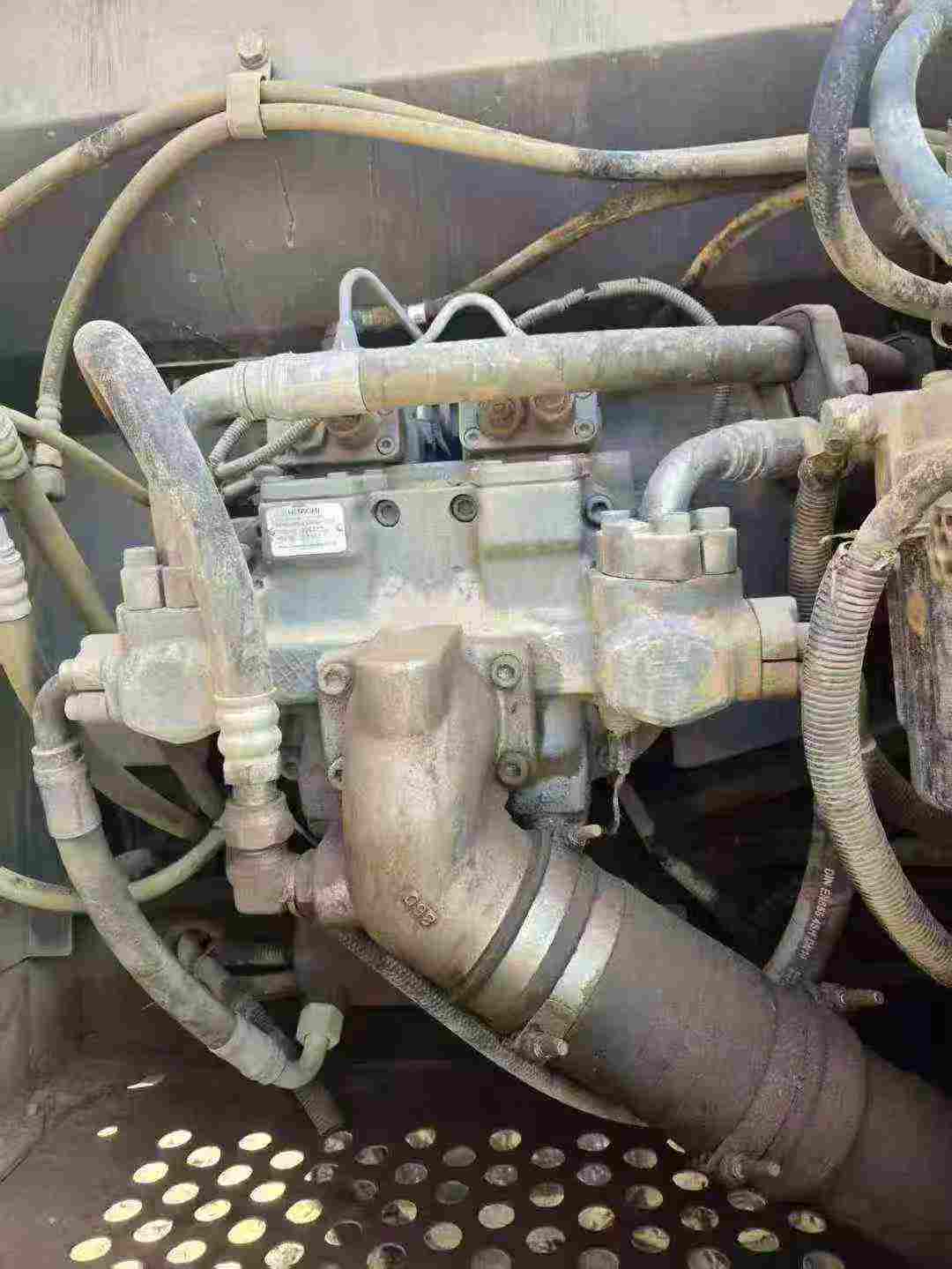 Buy Hitachi EX200-3 Used Excavator / 3