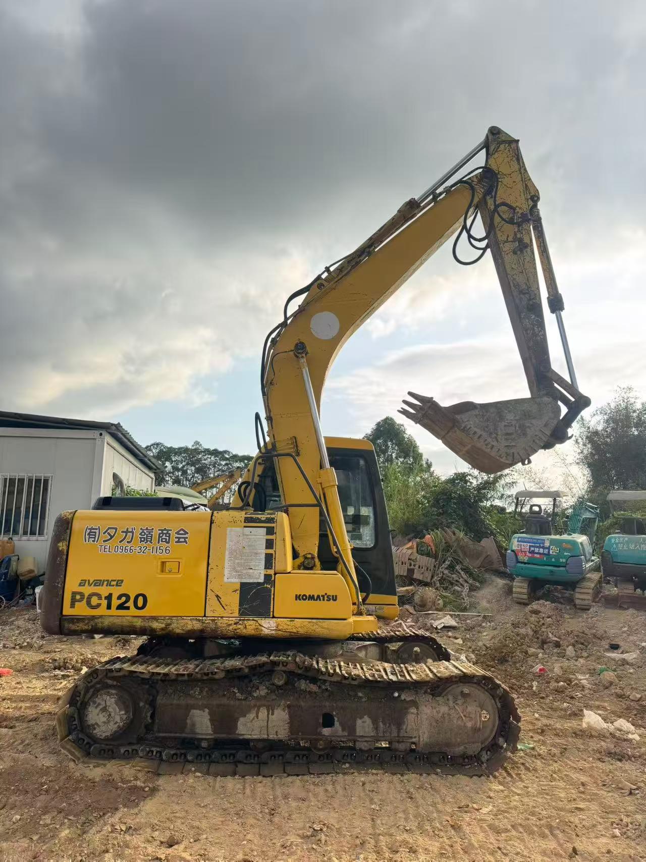 Buy Komatsu PC100-6E Used Excavator / 2