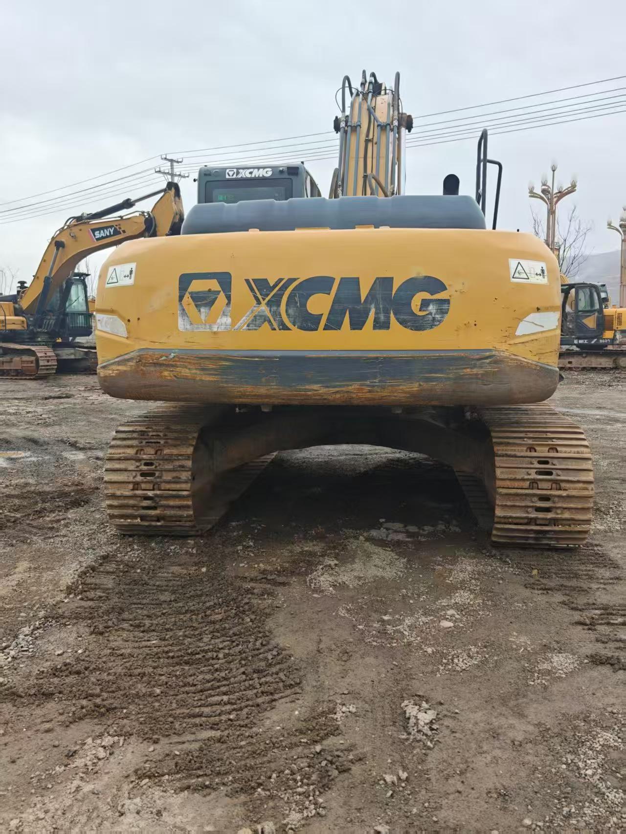 Buy XCMG XE270DK Used Excavator / 4