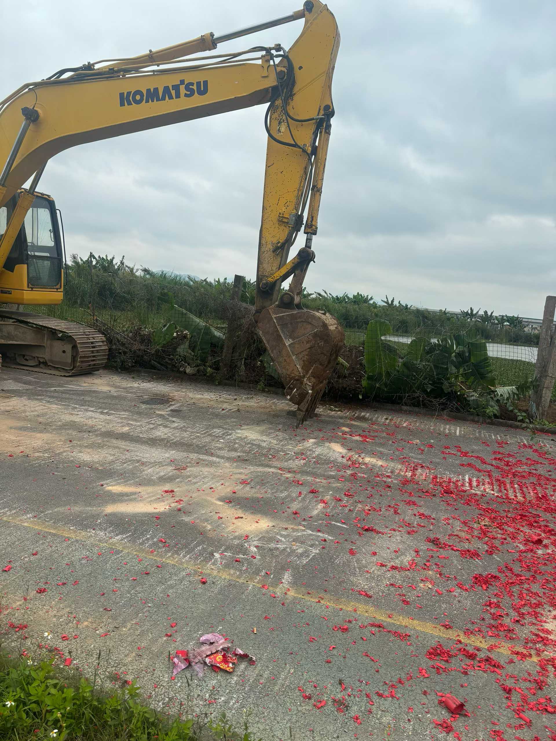 Buy Komatsu PC200-7 Used Excavator / 5