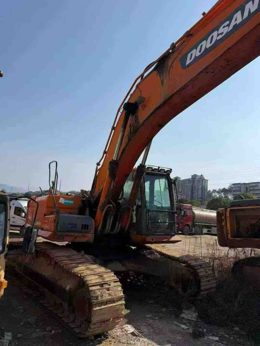 Buy Doosan DX380LC Used Excavator / 6