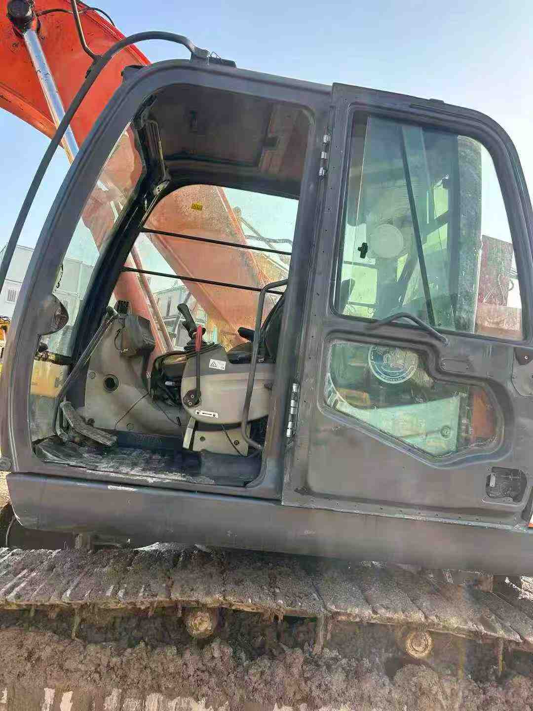 Buy Hitachi EX200-3 Used Excavator / 5