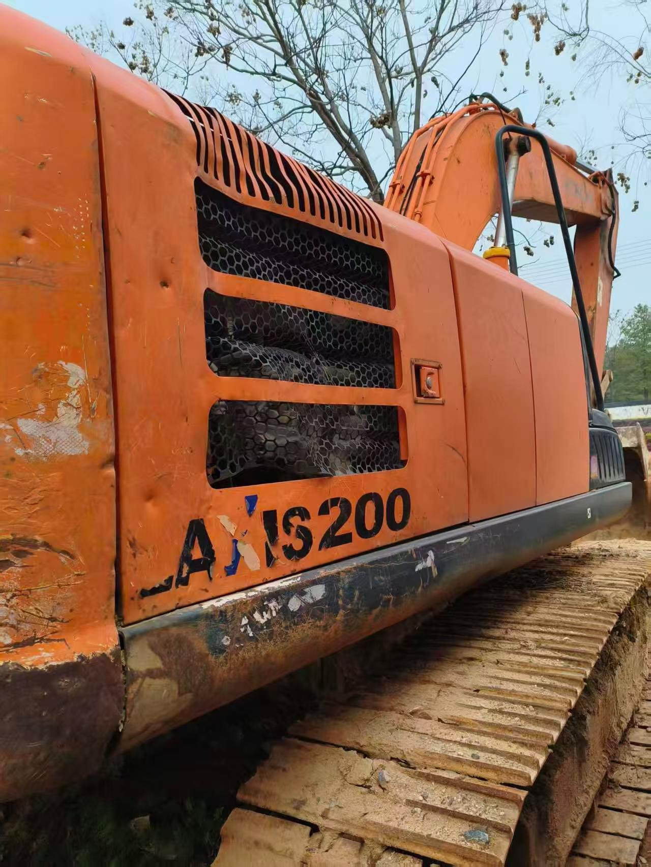 Buy Hitachi ZX200-5G Used Excavator / 3