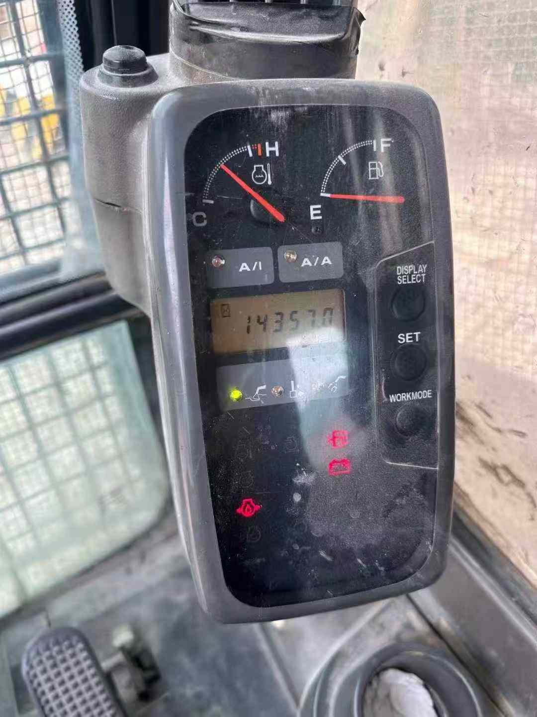 Buy Hitachi ZX650LC-3 Used Excavator / 9