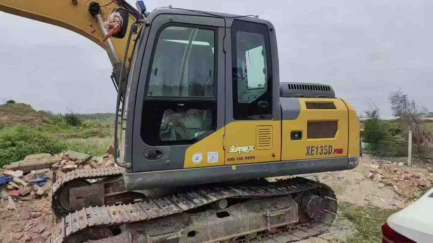 Buy XCMG XE135B Used Excavator / 6
