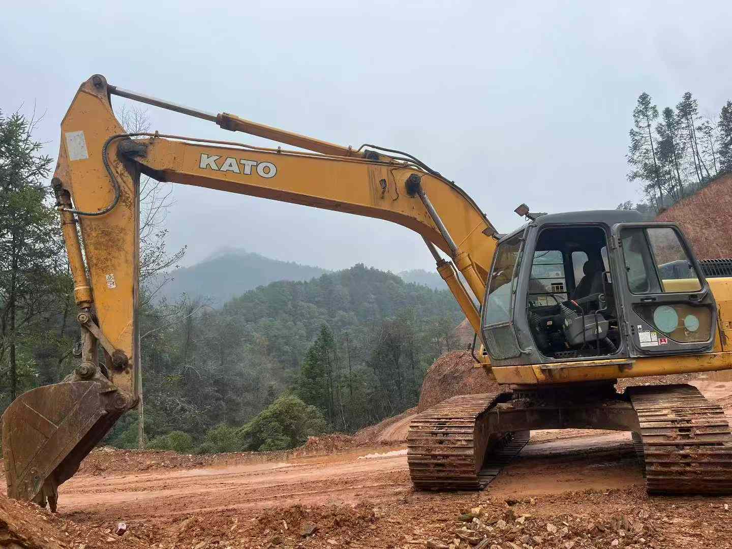 Buy Kato HD820 Used Excavator / 2