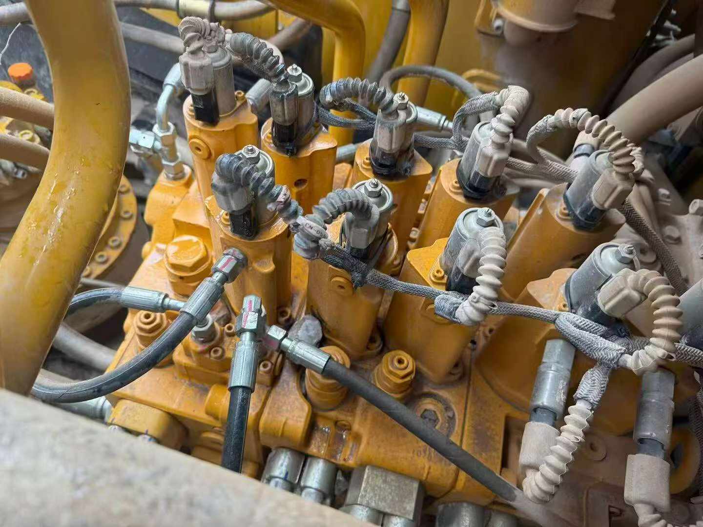 Buy Sany SY650H Used Excavator / 2