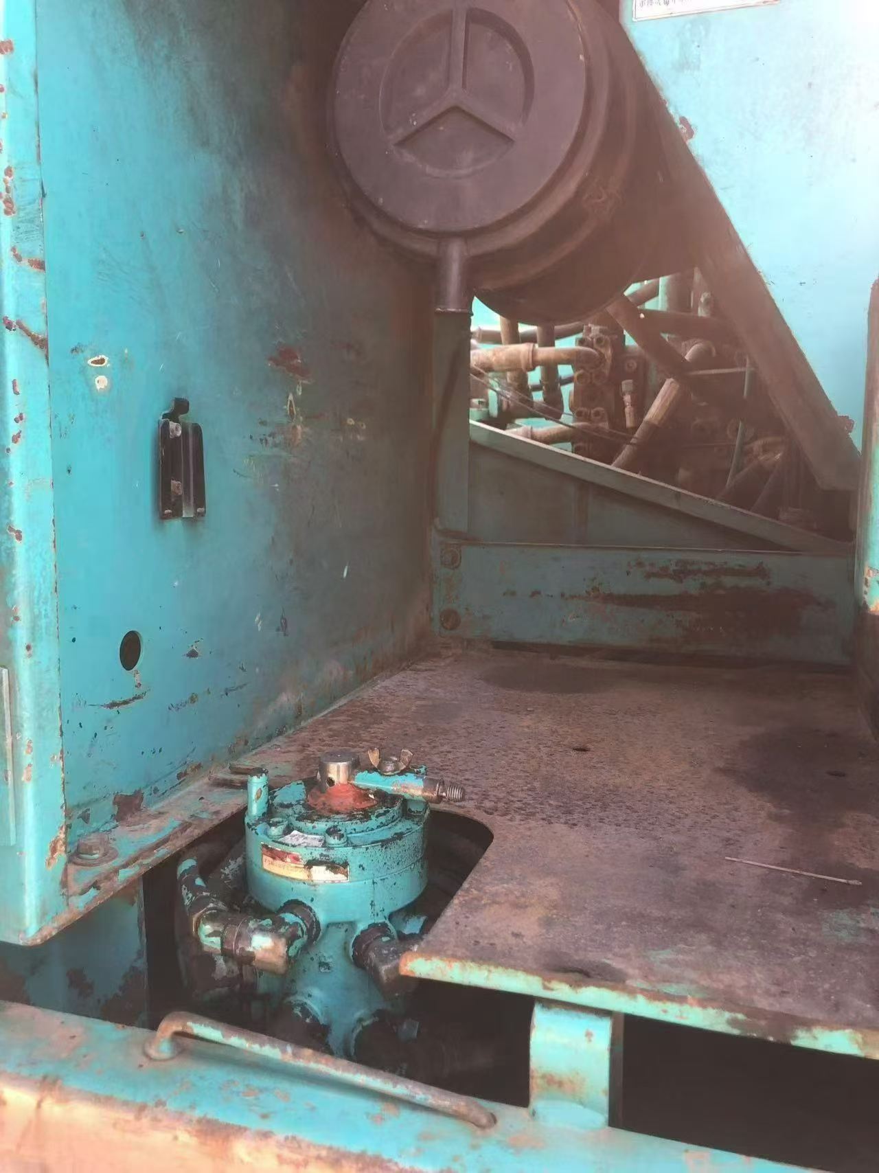 Buy Kobelco SK200-2 Used Excavator / 9