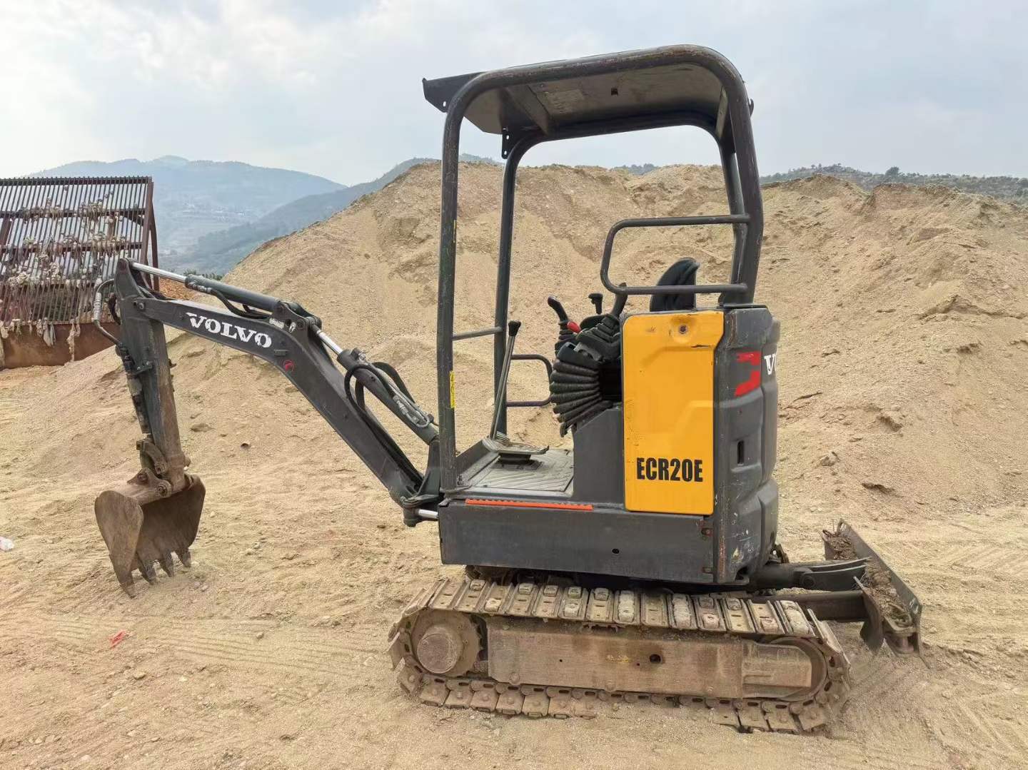 Buy Volvo EC18D Used Excavator / 2