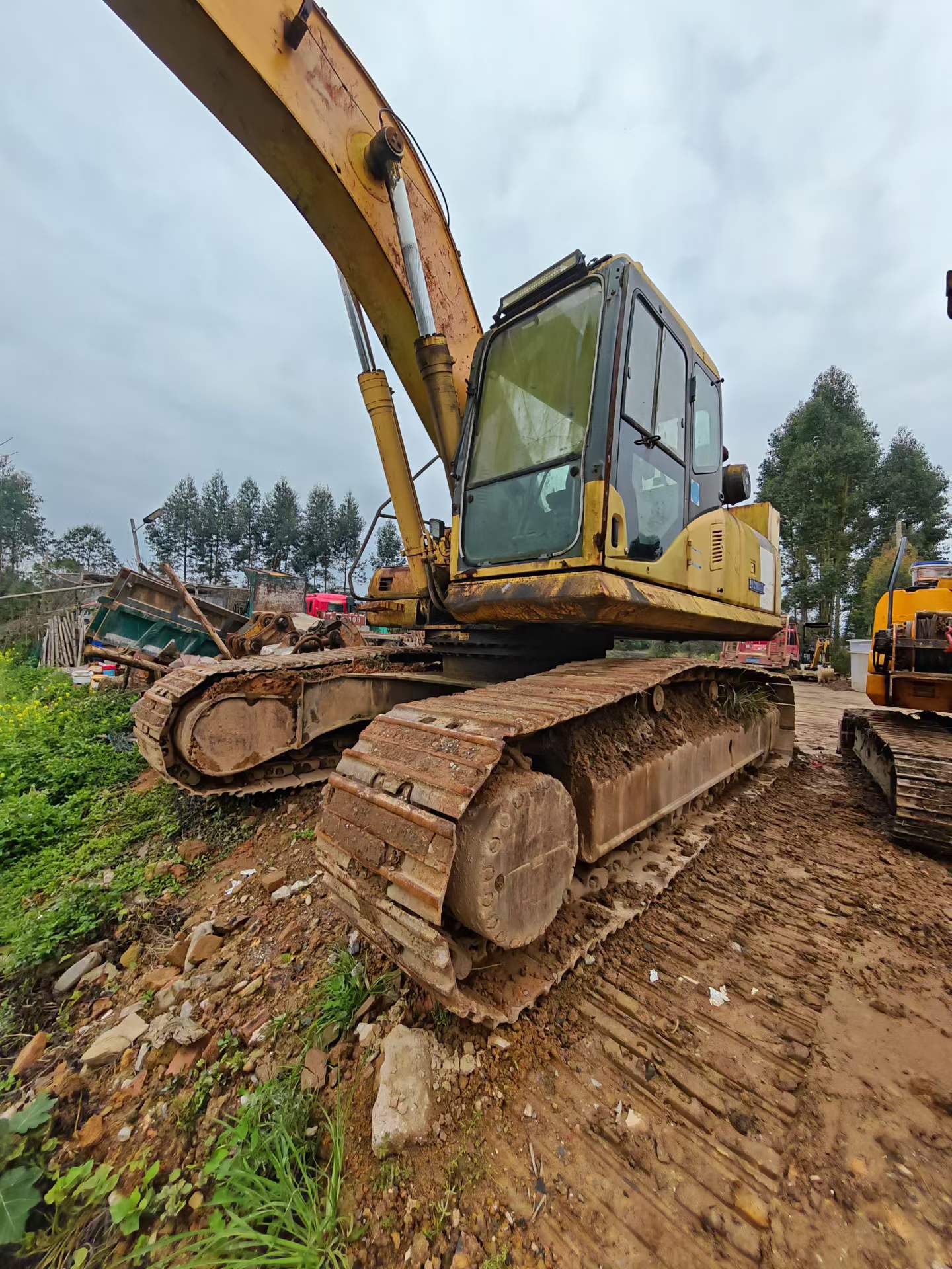 Buy Komatsu PC270-7 Used Excavator / 2
