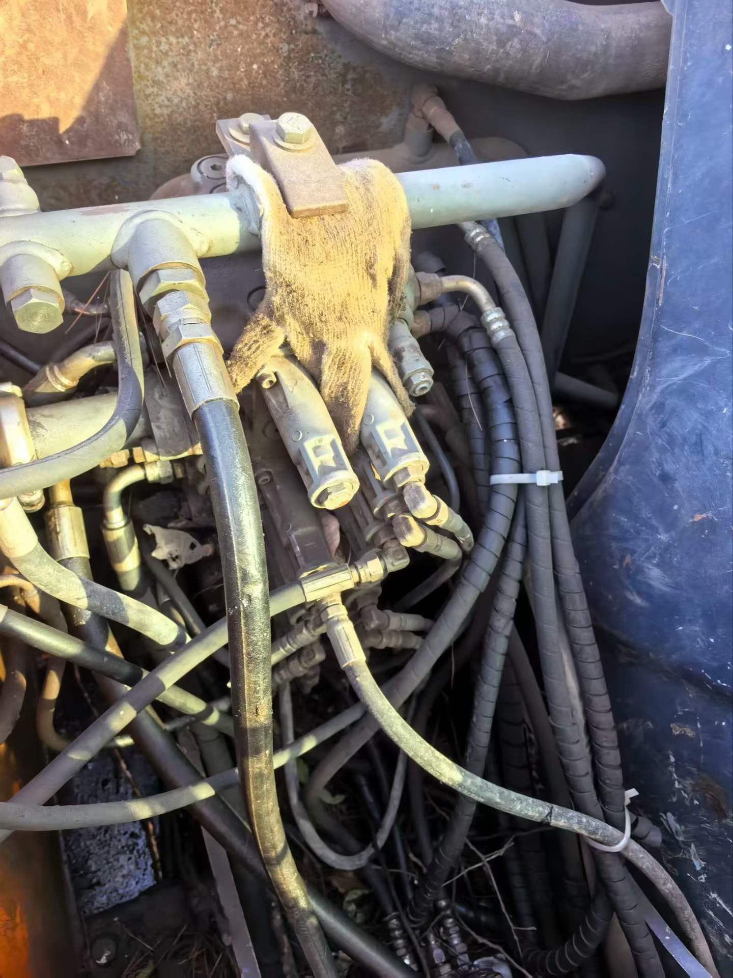 Buy Hitachi ZX60-5G Used Excavator / 3