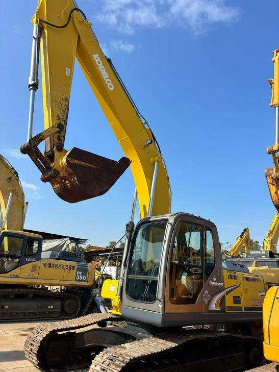 Buy Kobelco SK200-2 Used Excavator / 1