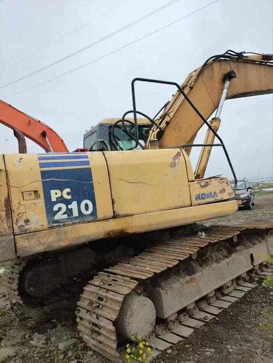Buy Komatsu PC200-7 Used Excavator / 1