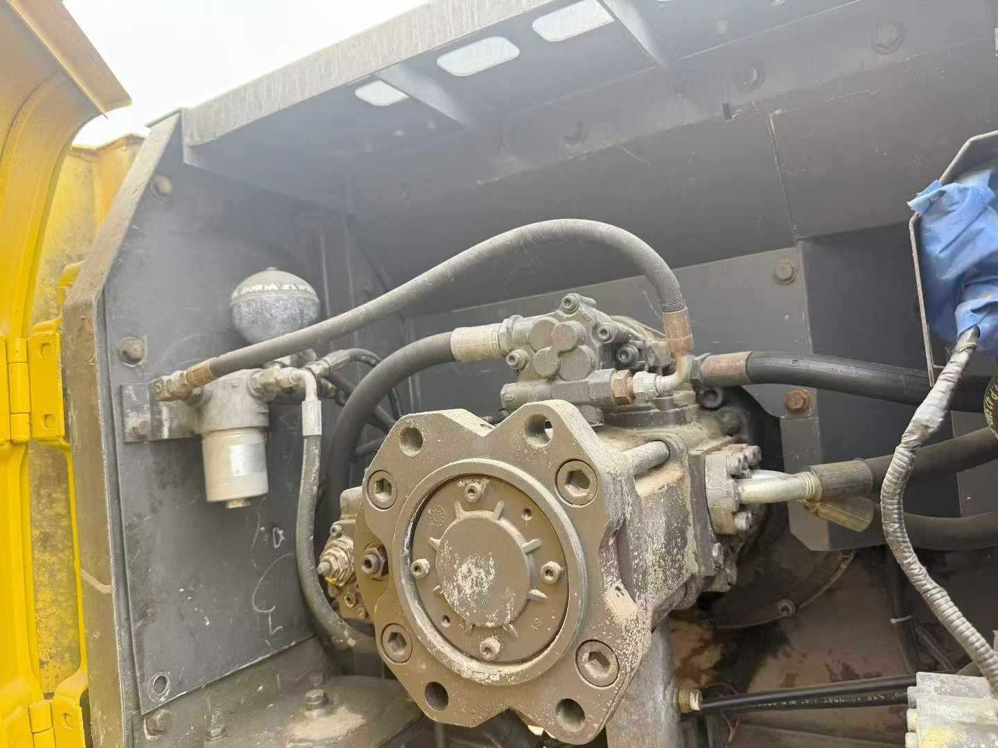 Buy Sumitomo SH200-2 Used Excavator / 6