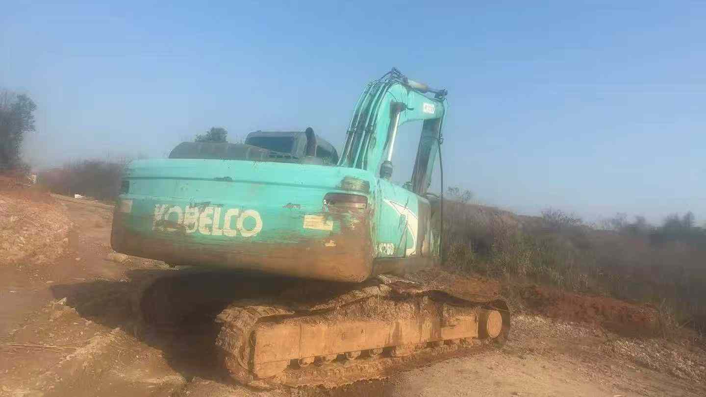 Buy Kobelco SK260LC-8 Used Excavator / 2