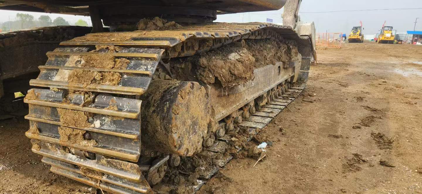 Buy Hitachi EX200-3 Used Excavator / 4