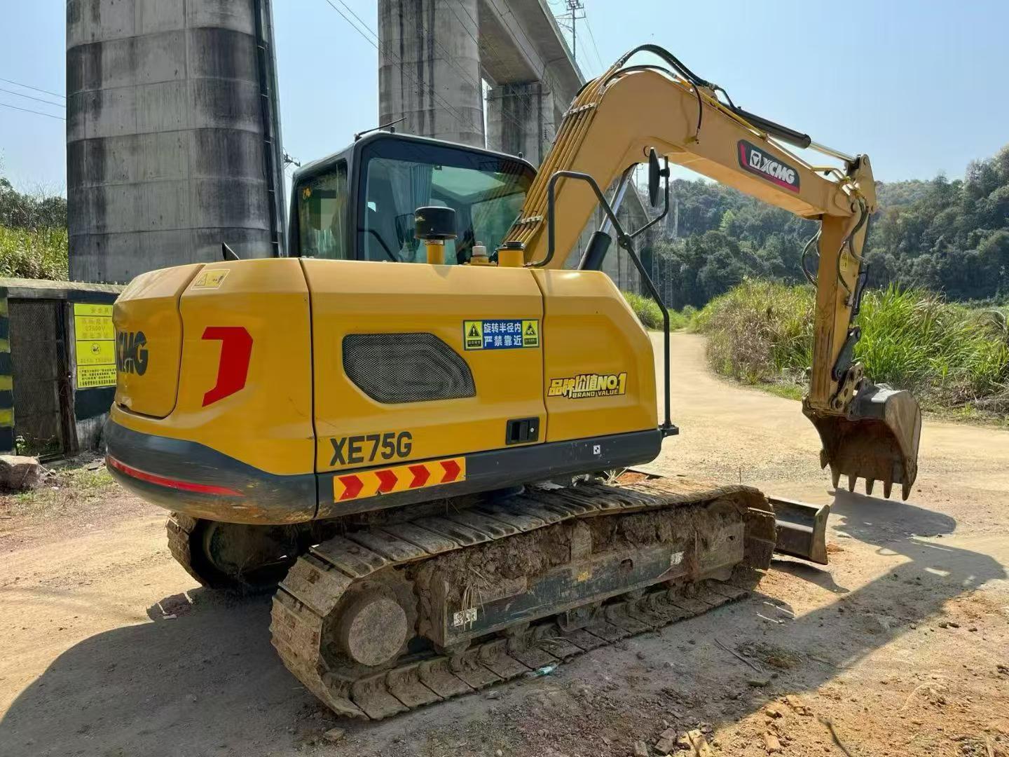 Buy XCMG XE75C Used Excavator / 2