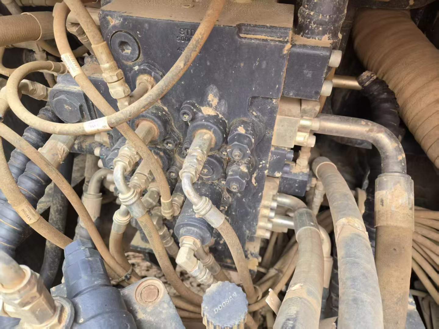 Buy Doosan DH215-7 Used Excavator / 3