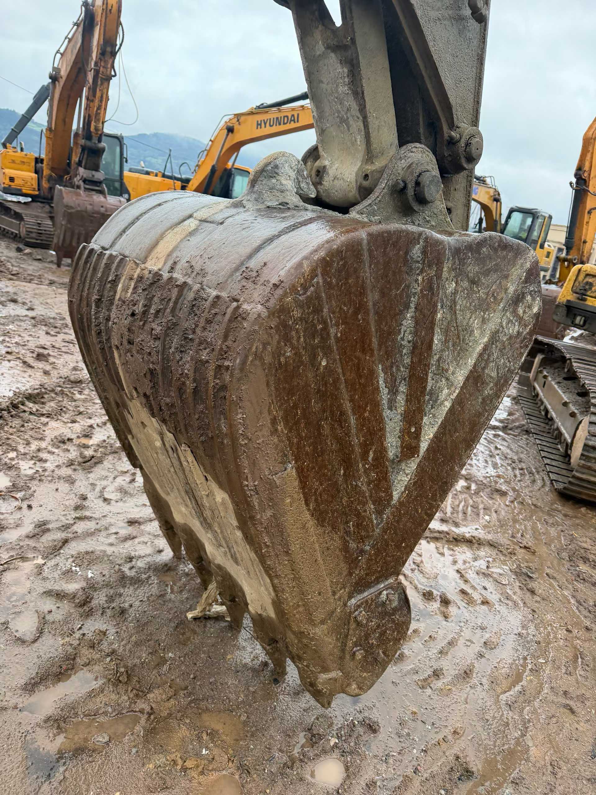 Buy Volvo EC210B-Prime Used Excavator / 9
