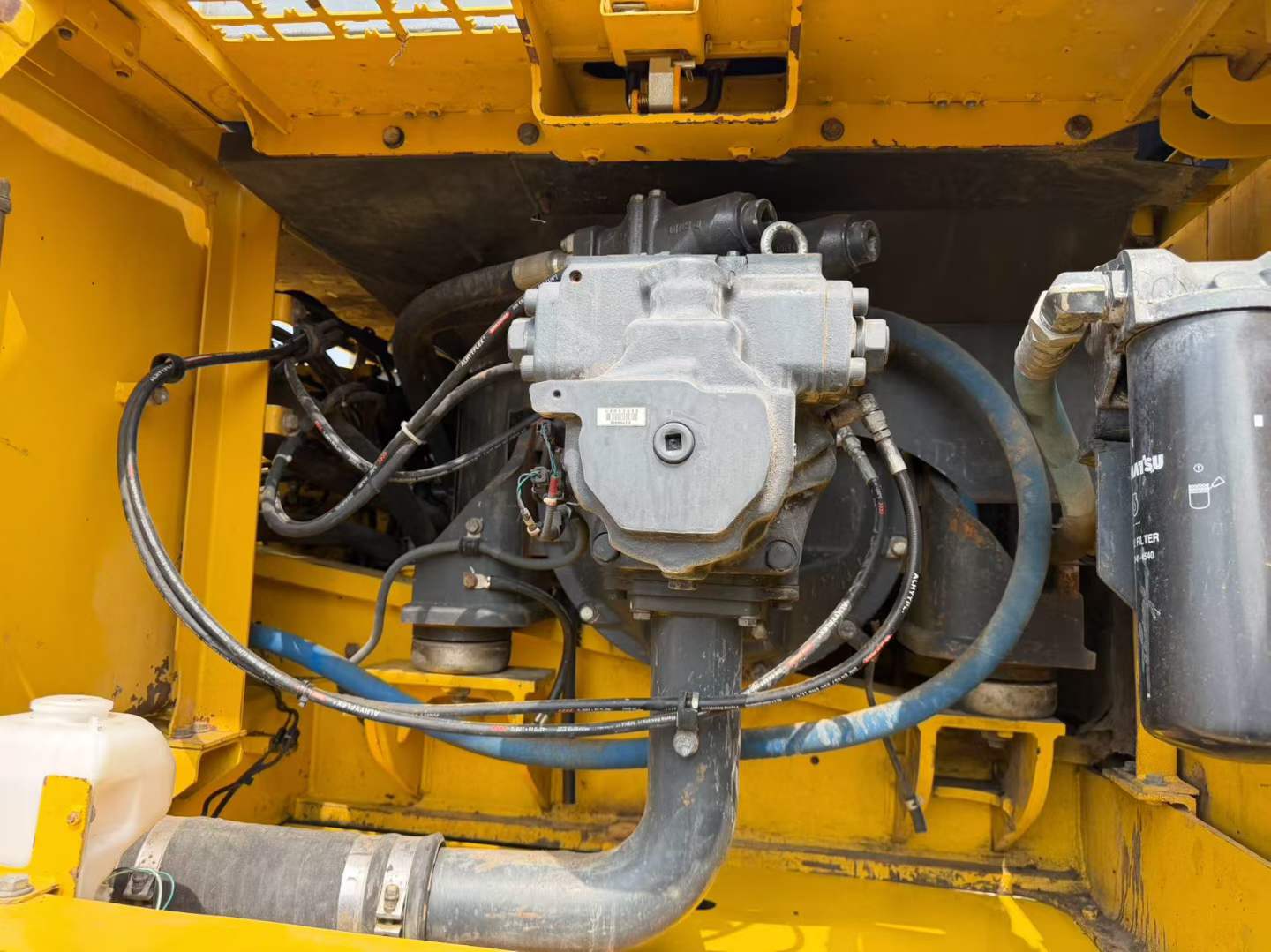 Buy Komatsu PC360-8M0 Used Excavator / 3