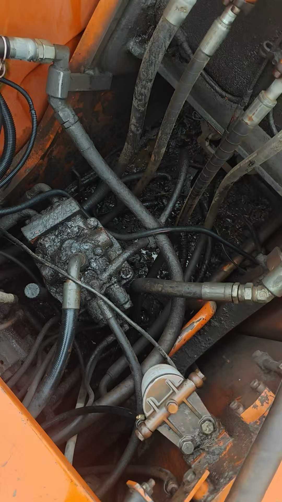 Buy Doosan DH215-7 Used Excavator / 4