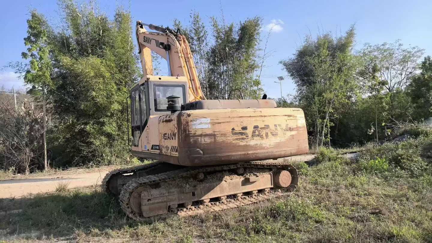 Buy Sany SY215C-8 Used Excavator / 3